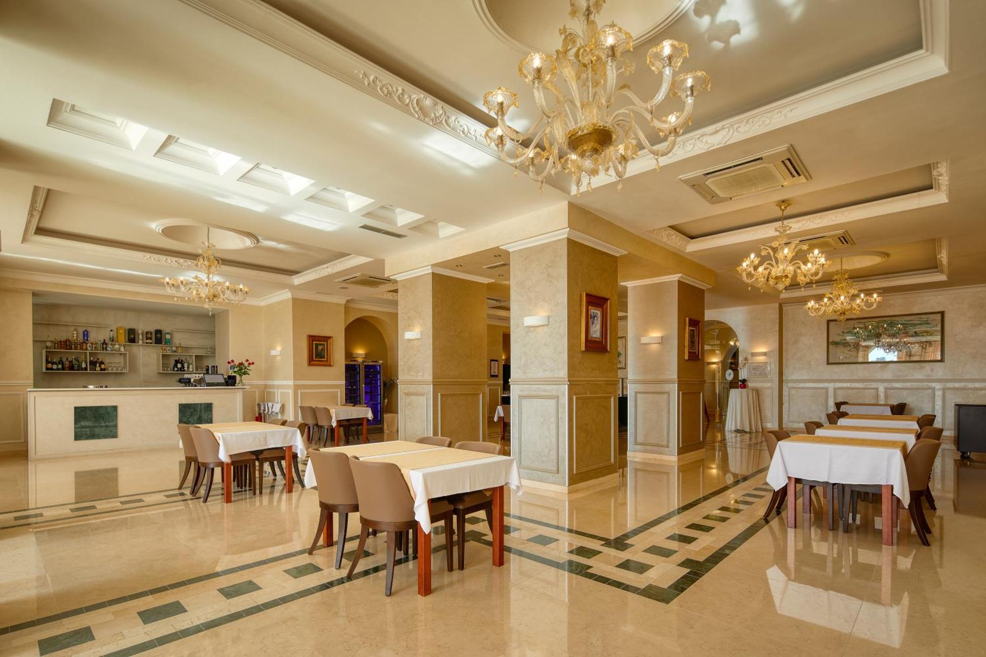 Bo Hotel Palazzo Porec Exterior photo
